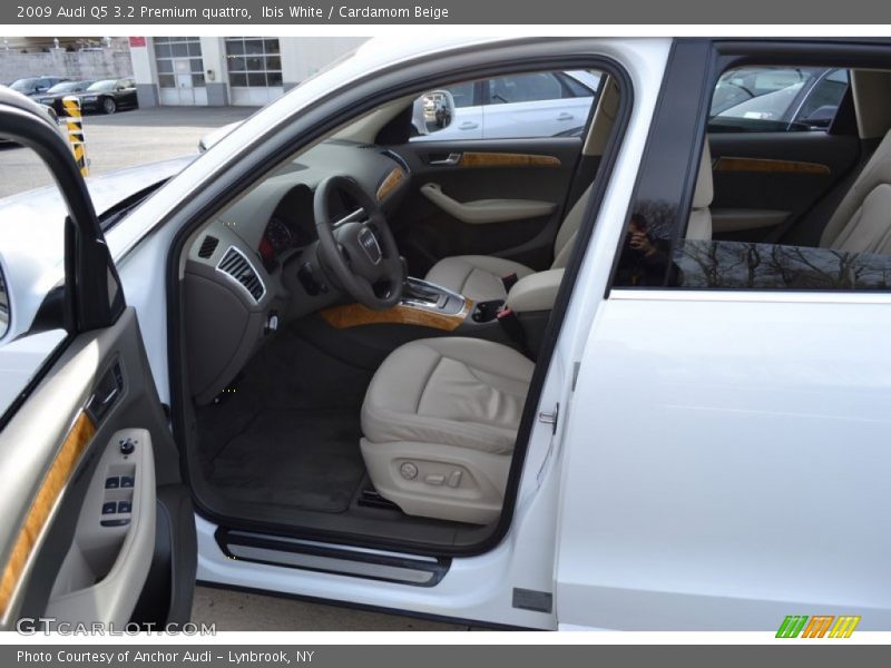 Ibis White / Cardamom Beige 2009 Audi Q5 3.2 Premium quattro