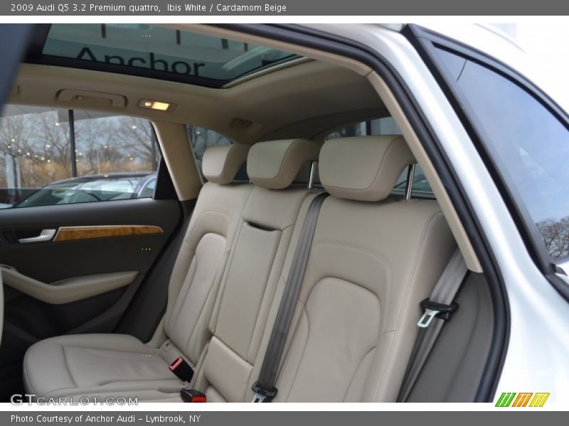 Ibis White / Cardamom Beige 2009 Audi Q5 3.2 Premium quattro