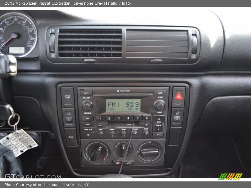 Silverstone Grey Metallic / Black 2002 Volkswagen Passat GLS Sedan