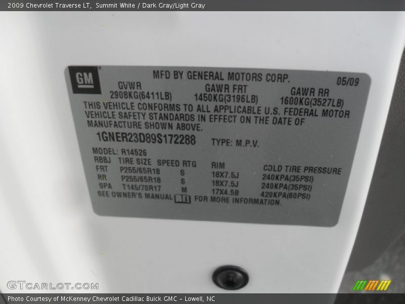 Summit White / Dark Gray/Light Gray 2009 Chevrolet Traverse LT