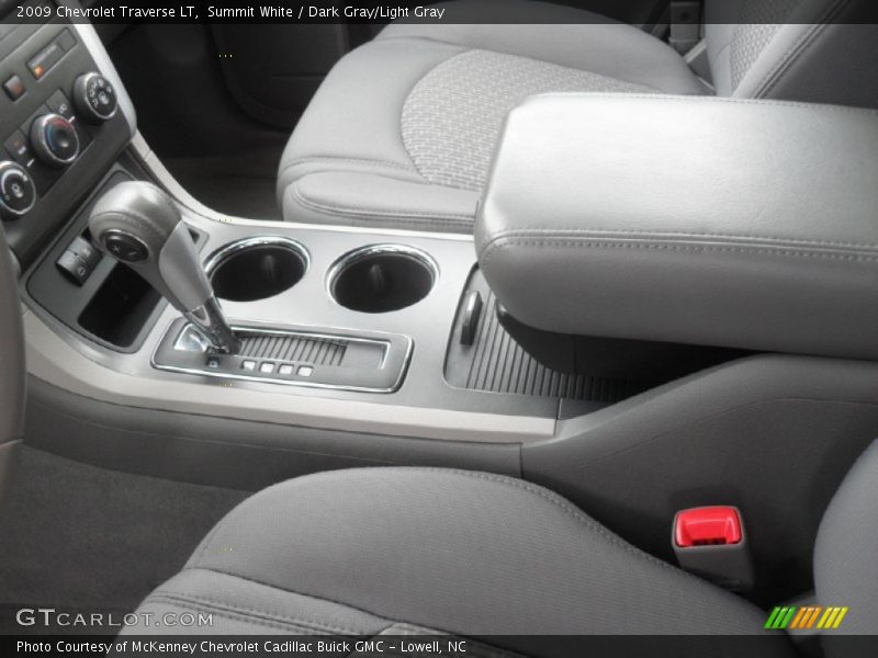Summit White / Dark Gray/Light Gray 2009 Chevrolet Traverse LT