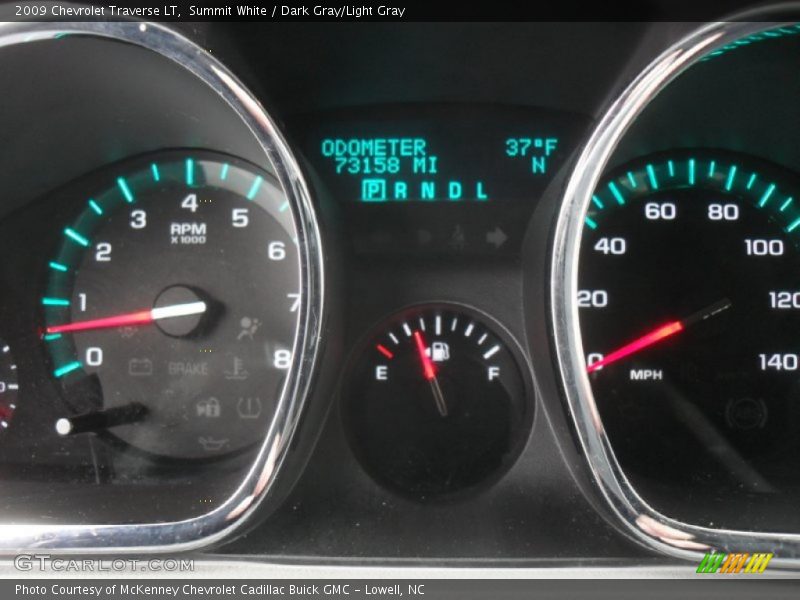 Summit White / Dark Gray/Light Gray 2009 Chevrolet Traverse LT