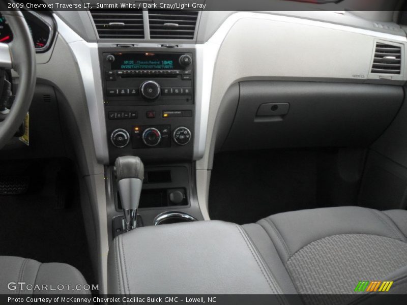 Summit White / Dark Gray/Light Gray 2009 Chevrolet Traverse LT