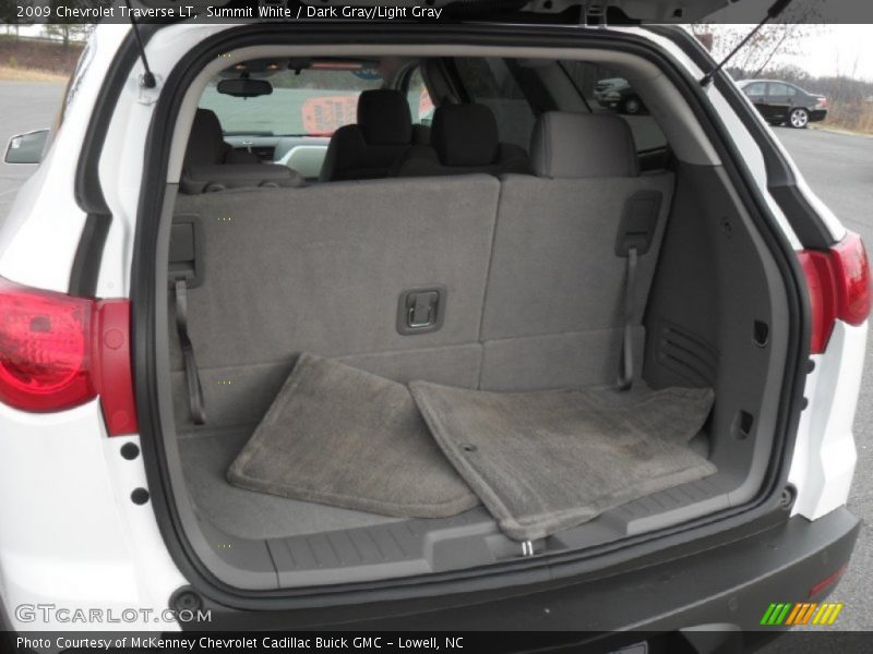 Summit White / Dark Gray/Light Gray 2009 Chevrolet Traverse LT