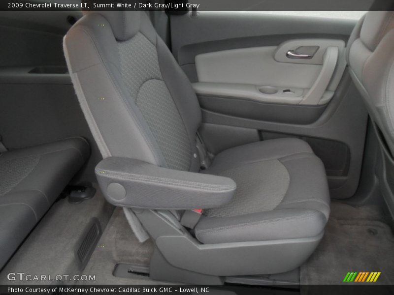 Summit White / Dark Gray/Light Gray 2009 Chevrolet Traverse LT