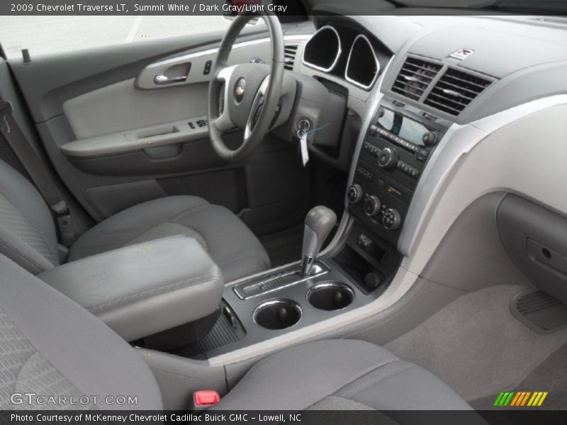 Summit White / Dark Gray/Light Gray 2009 Chevrolet Traverse LT