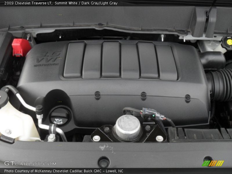 Summit White / Dark Gray/Light Gray 2009 Chevrolet Traverse LT