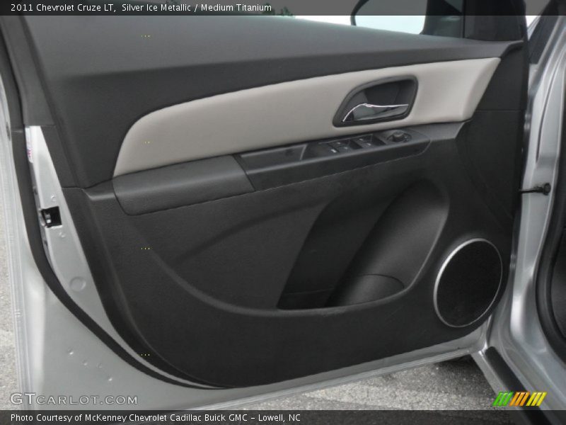 Silver Ice Metallic / Medium Titanium 2011 Chevrolet Cruze LT