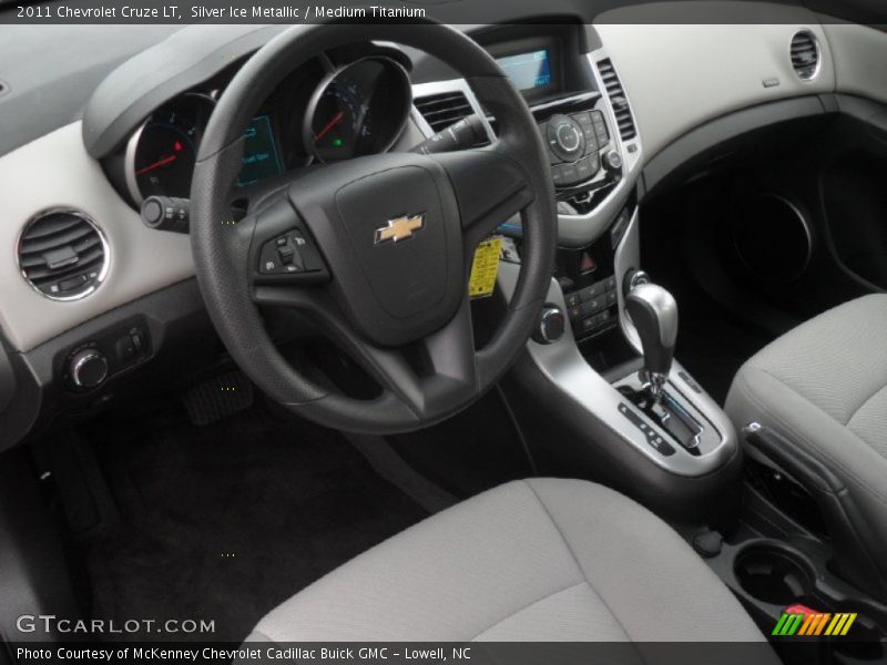 Silver Ice Metallic / Medium Titanium 2011 Chevrolet Cruze LT
