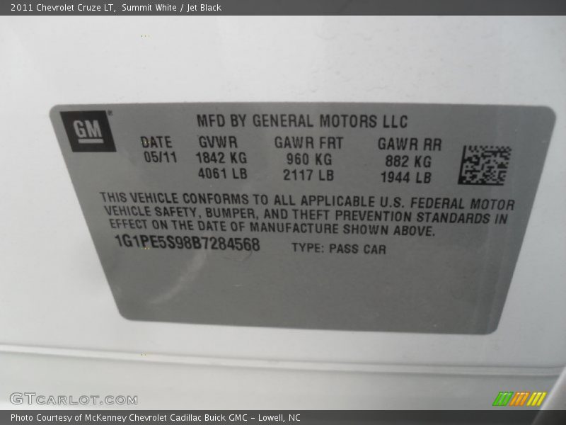 Summit White / Jet Black 2011 Chevrolet Cruze LT