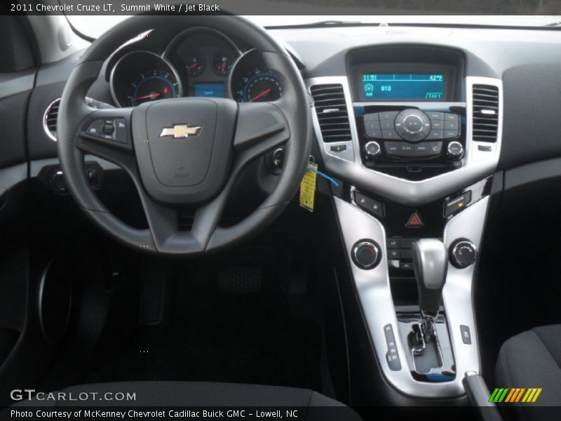 Summit White / Jet Black 2011 Chevrolet Cruze LT