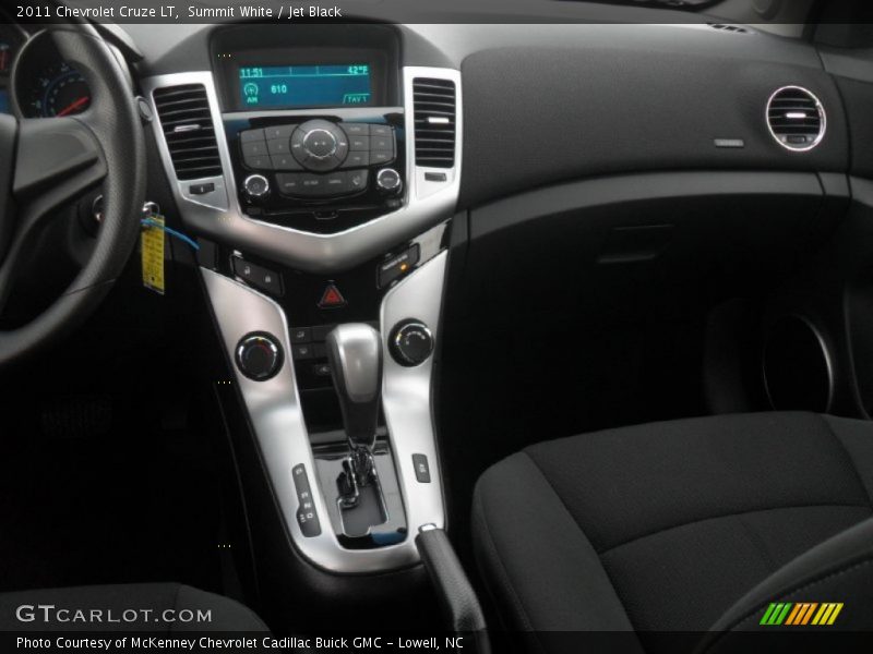 Summit White / Jet Black 2011 Chevrolet Cruze LT