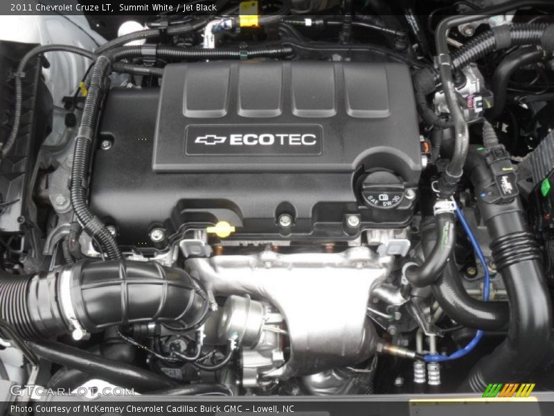Summit White / Jet Black 2011 Chevrolet Cruze LT