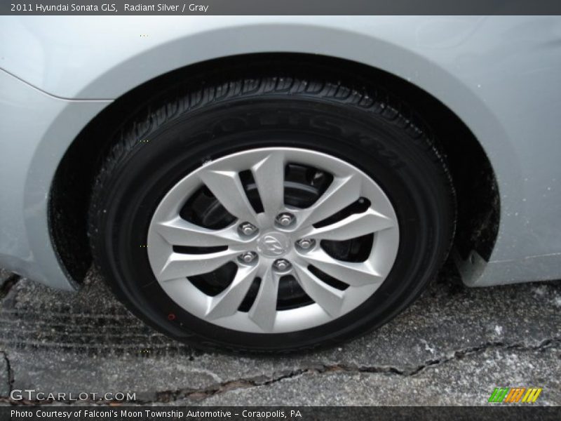 Radiant Silver / Gray 2011 Hyundai Sonata GLS