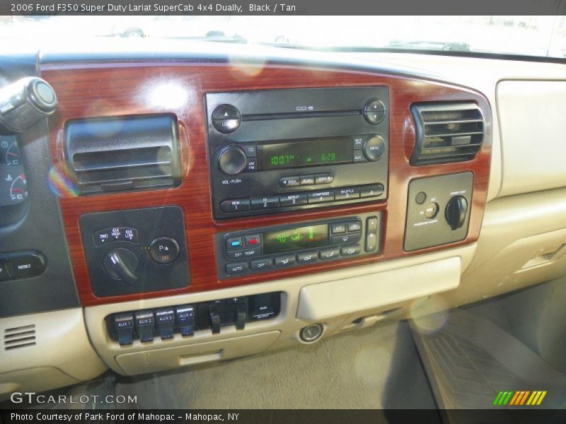 Controls of 2006 F350 Super Duty Lariat SuperCab 4x4 Dually