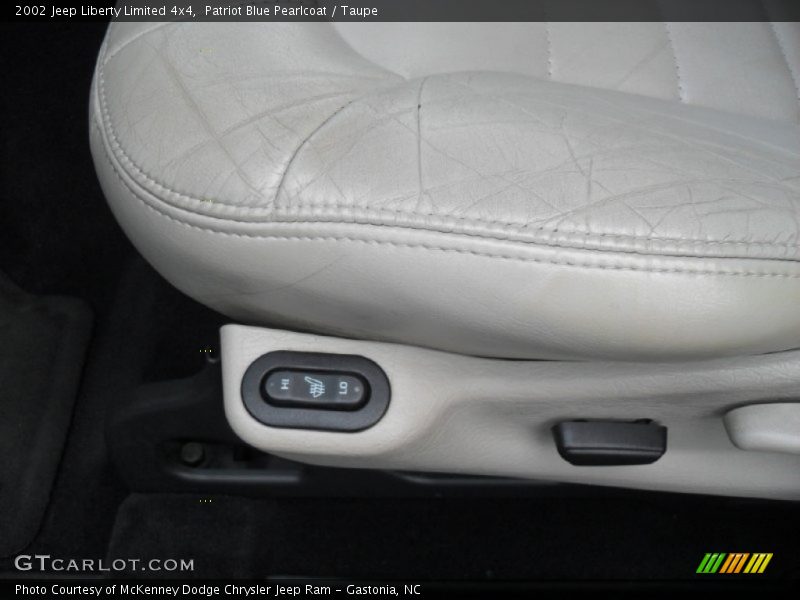 Patriot Blue Pearlcoat / Taupe 2002 Jeep Liberty Limited 4x4