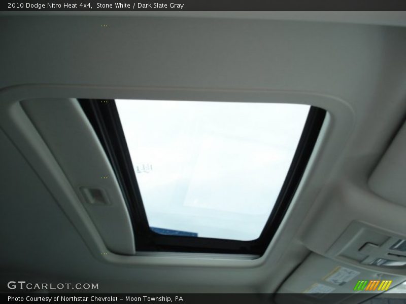 Stone White / Dark Slate Gray 2010 Dodge Nitro Heat 4x4