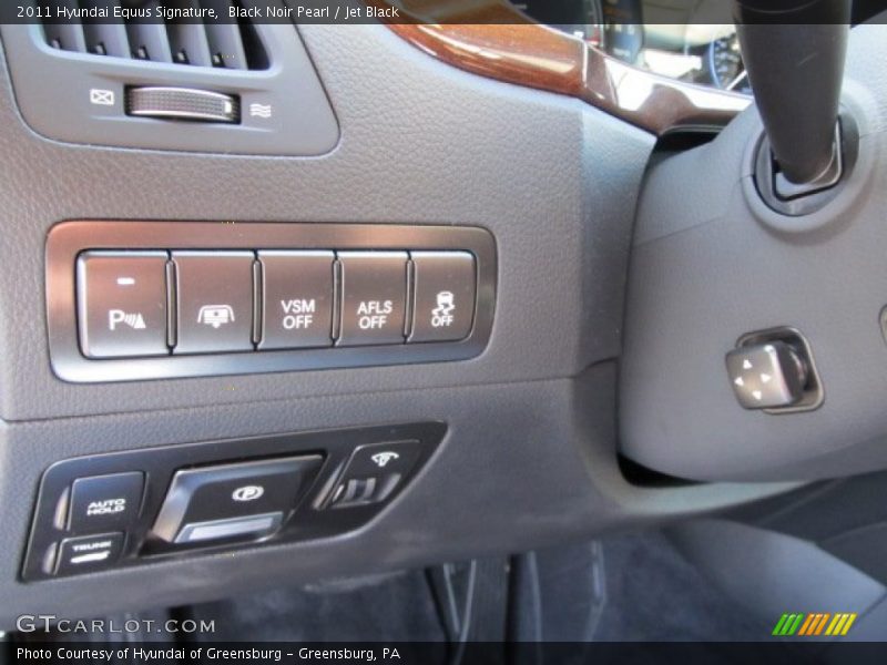 Controls of 2011 Equus Signature