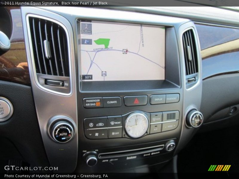 Navigation of 2011 Equus Signature