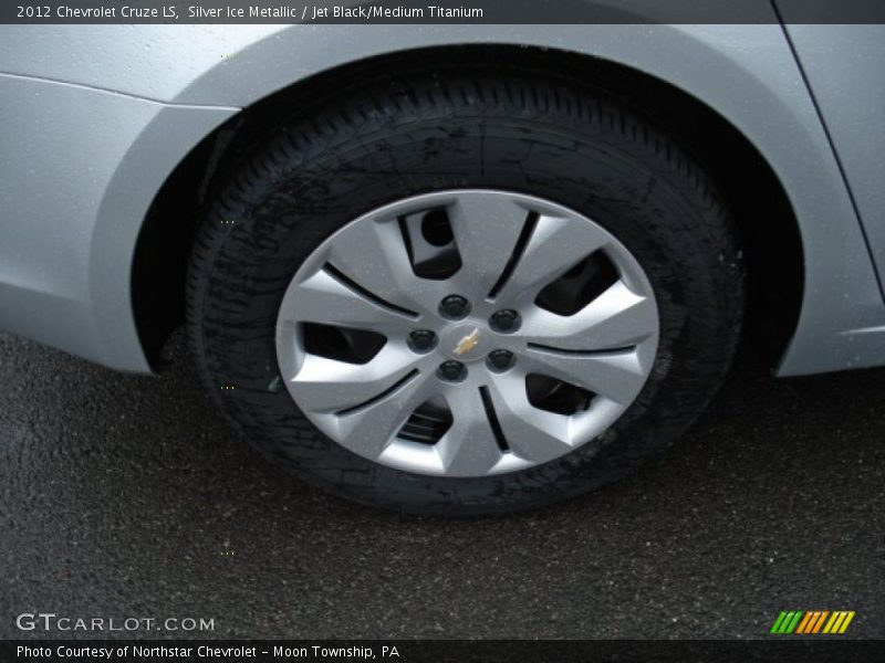 Silver Ice Metallic / Jet Black/Medium Titanium 2012 Chevrolet Cruze LS