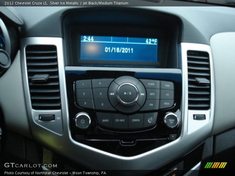 Silver Ice Metallic / Jet Black/Medium Titanium 2012 Chevrolet Cruze LS
