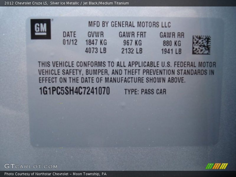 Silver Ice Metallic / Jet Black/Medium Titanium 2012 Chevrolet Cruze LS