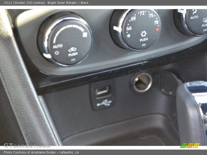 Bright Silver Metallic / Black 2011 Chrysler 200 Limited