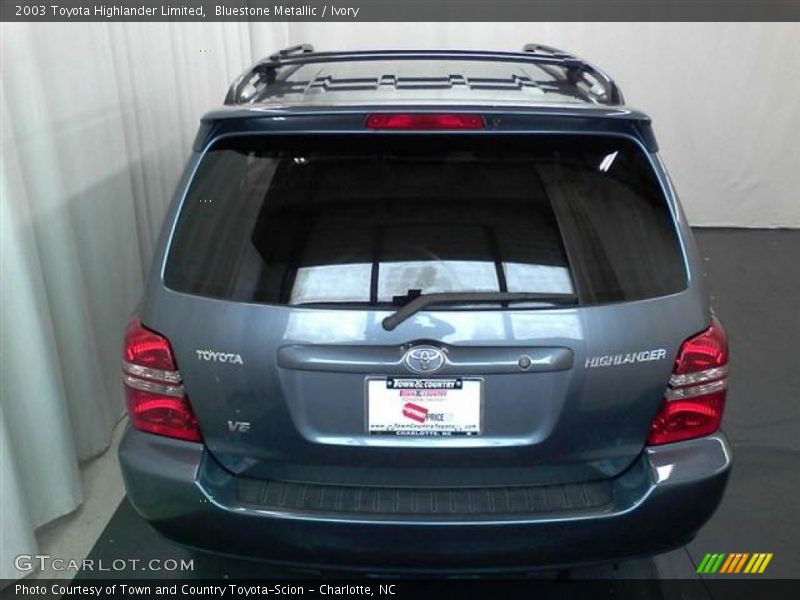 Bluestone Metallic / Ivory 2003 Toyota Highlander Limited