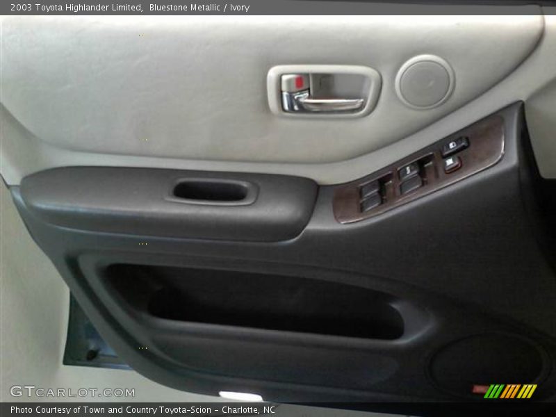 Bluestone Metallic / Ivory 2003 Toyota Highlander Limited