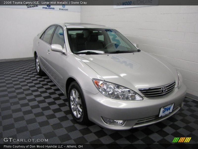 Lunar Mist Metallic / Stone Gray 2006 Toyota Camry XLE