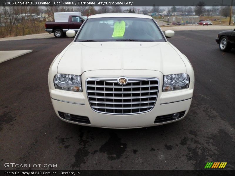 Cool Vanilla / Dark Slate Gray/Light Slate Gray 2006 Chrysler 300 Limited