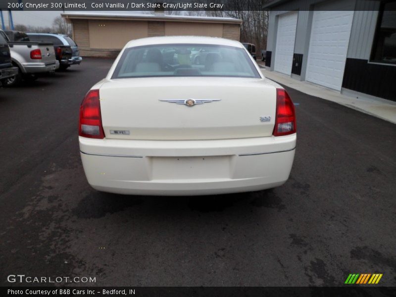 Cool Vanilla / Dark Slate Gray/Light Slate Gray 2006 Chrysler 300 Limited