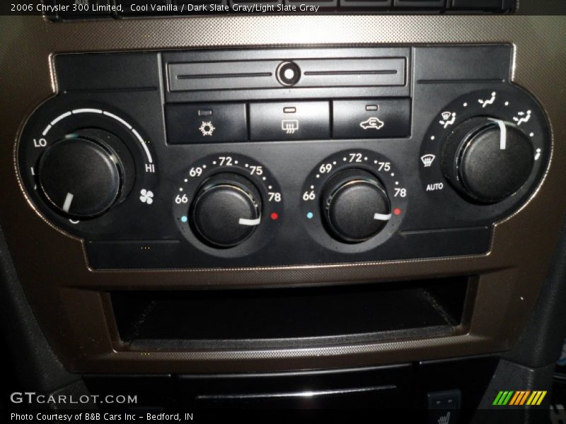 Cool Vanilla / Dark Slate Gray/Light Slate Gray 2006 Chrysler 300 Limited