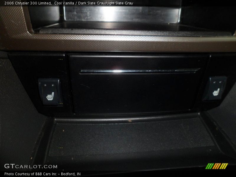 Cool Vanilla / Dark Slate Gray/Light Slate Gray 2006 Chrysler 300 Limited