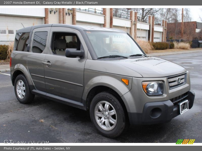 Front 3/4 View of 2007 Element EX