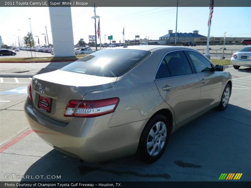 Super White / Bisque 2011 Toyota Camry LE