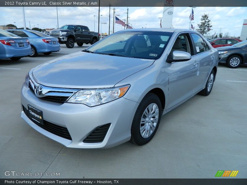 Front 3/4 View of 2012 Camry LE