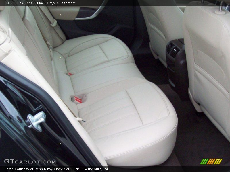 Black Onyx / Cashmere 2012 Buick Regal