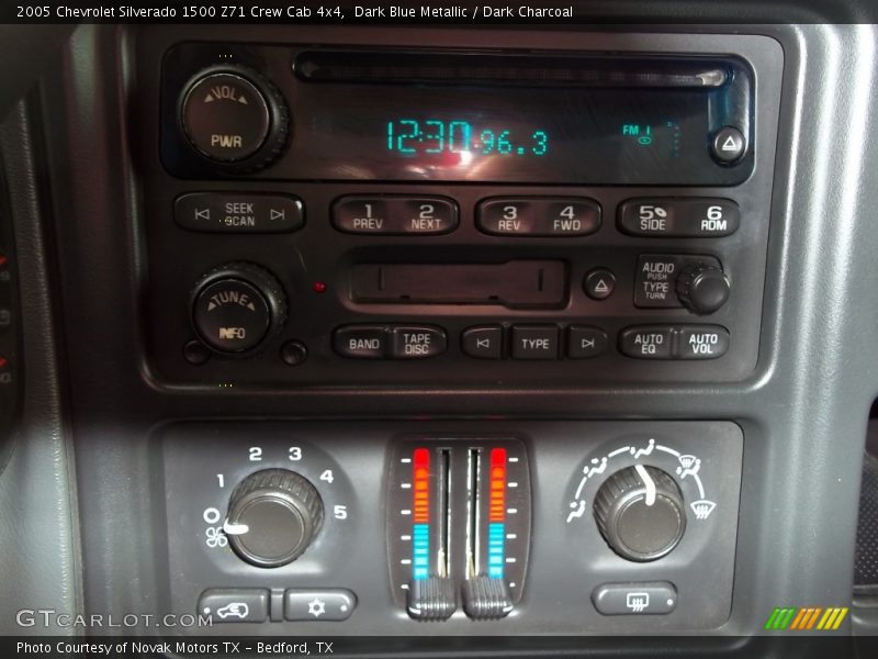 Dark Blue Metallic / Dark Charcoal 2005 Chevrolet Silverado 1500 Z71 Crew Cab 4x4