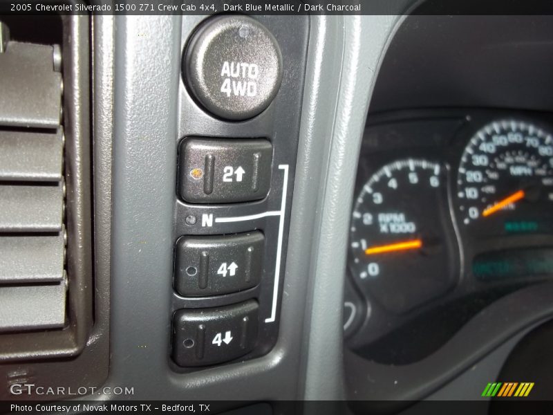 Dark Blue Metallic / Dark Charcoal 2005 Chevrolet Silverado 1500 Z71 Crew Cab 4x4