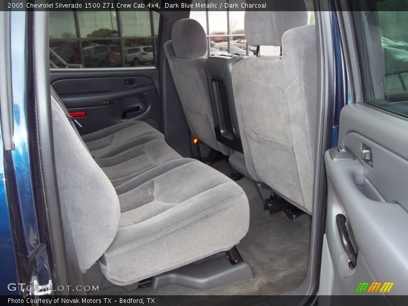 Dark Blue Metallic / Dark Charcoal 2005 Chevrolet Silverado 1500 Z71 Crew Cab 4x4