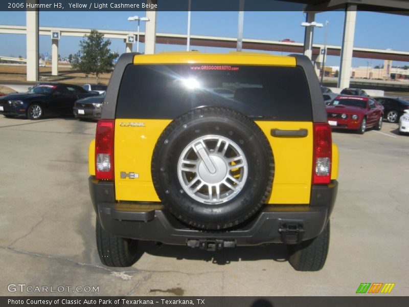 Yellow / Light Cashmere Beige 2006 Hummer H3