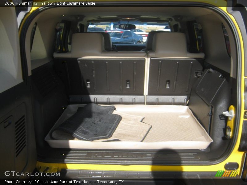 Yellow / Light Cashmere Beige 2006 Hummer H3