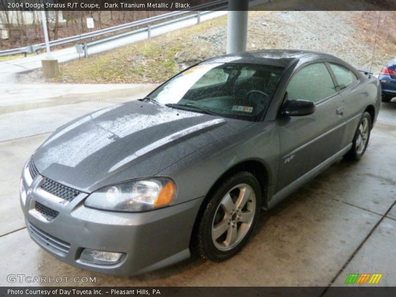Front 3/4 View of 2004 Stratus R/T Coupe