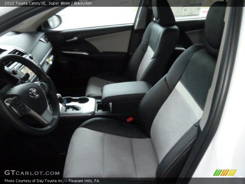 Super White / Black/Ash 2012 Toyota Camry SE
