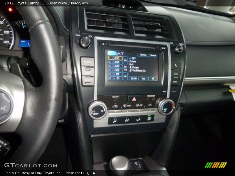 Super White / Black/Ash 2012 Toyota Camry SE