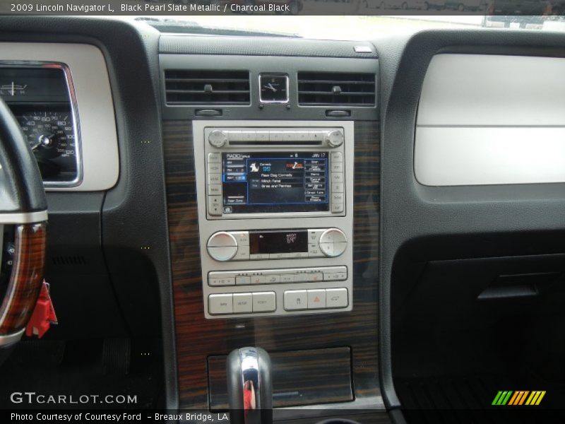 Controls of 2009 Navigator L