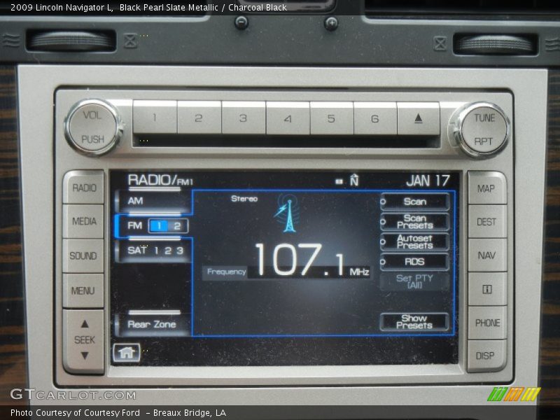 Audio System of 2009 Navigator L