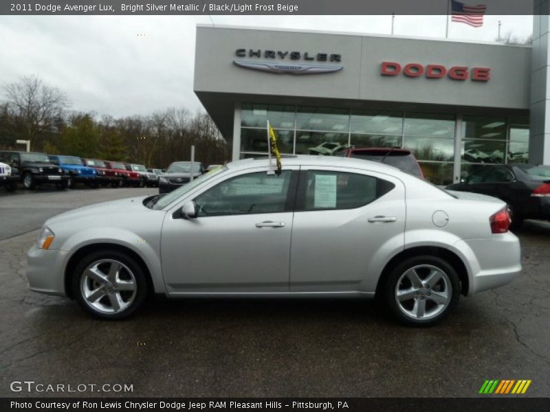 Bright Silver Metallic / Black/Light Frost Beige 2011 Dodge Avenger Lux