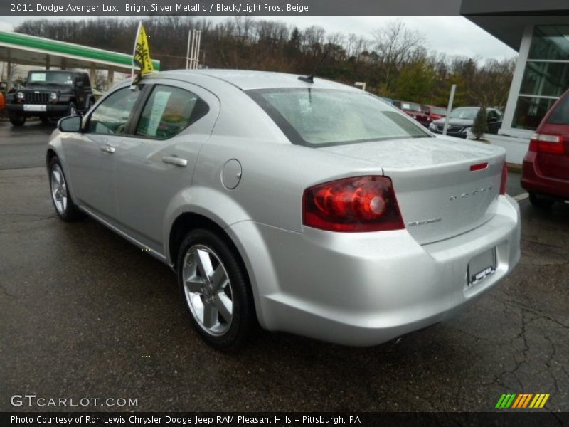 Bright Silver Metallic / Black/Light Frost Beige 2011 Dodge Avenger Lux